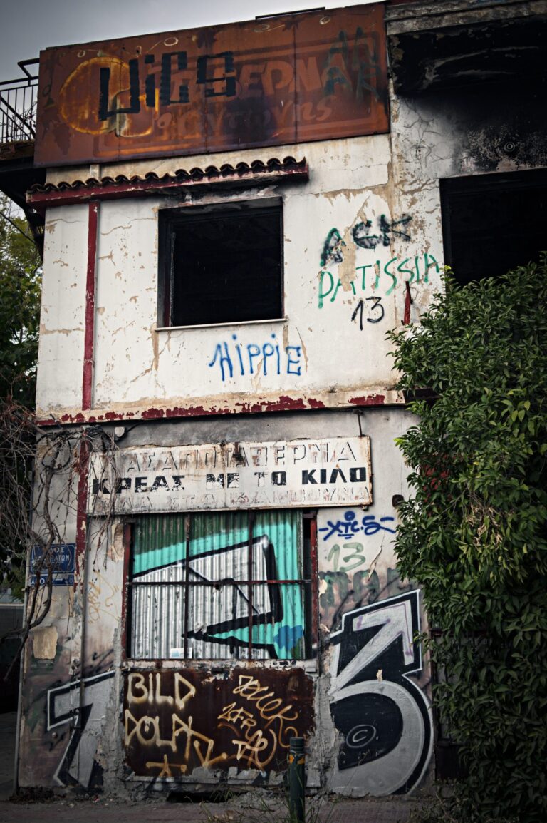 the old taverna scaled